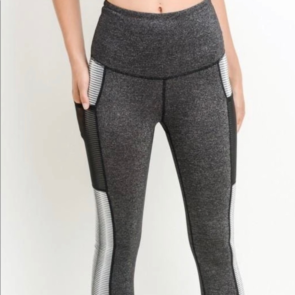 Mono B High Rise Metallic Side Pockets Leggings